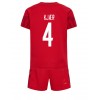 Baby Fußballbekleidung Dänemark Simon Kjaer #4 Heimtrikot WM 2022 Kurzarm (+ kurze hosen)